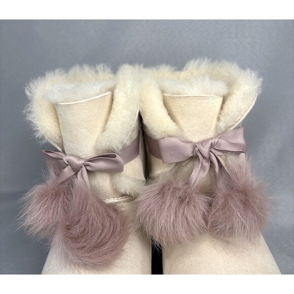 Womens 8 Ugg Boots Gita Powder Cream Purple Pompoms Gorgeous Coquette RARE! - Picture 2 of 11